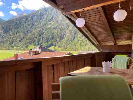 Apartment Top 8 mit Balkon