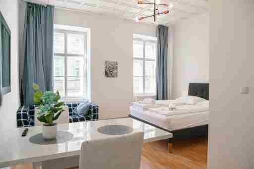 Central 3BR Shared Apartment - Bookable in Lockdown